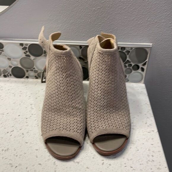 Sam Edelman woman’s peep toe booties - Picture 1 of 11
